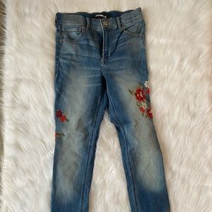 High rise jeans with floral stitching